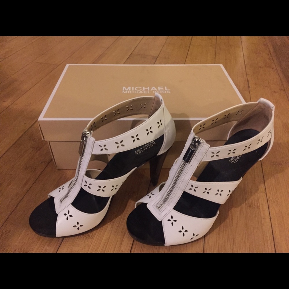 Michael Kors Leather heels Berkley Floral T-strap